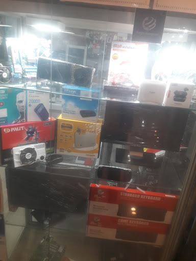 فروشگاه کامپیوتر و کافی نت نگین