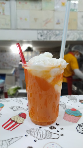 کافه بستنی گل سرخ