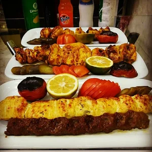 چلو کبابی گوشه ای