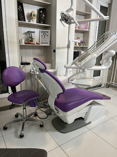 مطب دندانپزشکی دکتر ریحانه کریمی