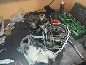 تعمیرگاه اتومبیل یادگار