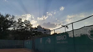 آکادمی تنیس خاکی اِبرو خانه اصفهان