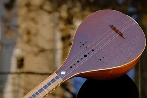 سلطانیان سازنده نی