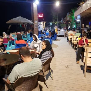 دهکده شنهای طلایی(کافه تریا) 3