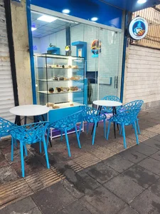 کافه بیکری آبی