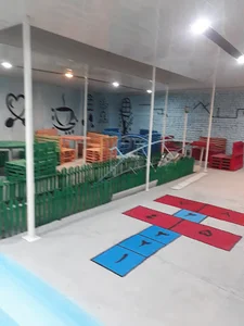باغچه فست فود هشت
