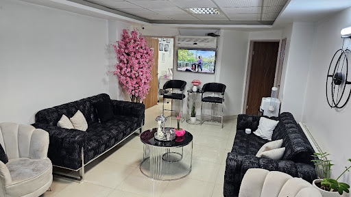 کلینیک زیبایی مائده