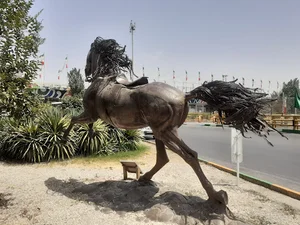 مجسمه اسب