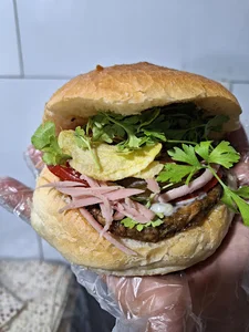 خانه هات داگ و پیتزا