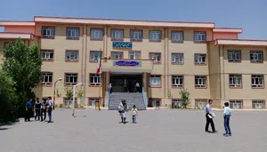 دبیرستان امیرخیزی