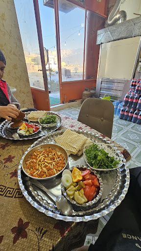 صبحانه خوری و کبابی کُملور
