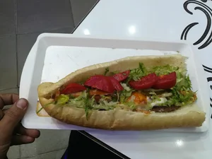 ساندویچی تک