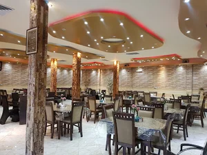 رستوران مجلل آبشار