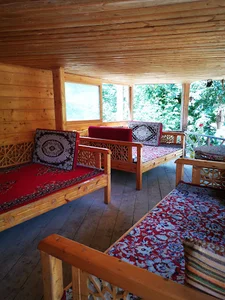 بوم گردی آویشار