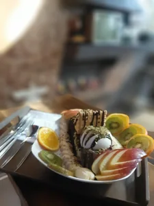 کافی شاپ و بیلیارد کندو 4