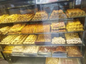 نان فانتزی و شیرینی سرای رنگین کمان