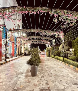 گلخانه کوچه زنبق