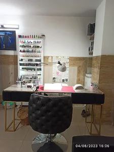ناخن‌کار آناهیتا