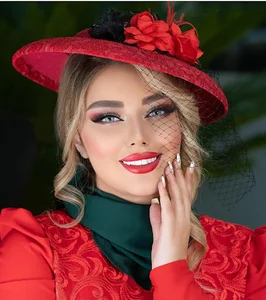 سالن آرایشگاه زنانه قرمز